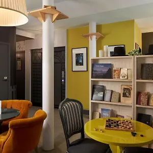https://les-plumes.fr-paris.fr